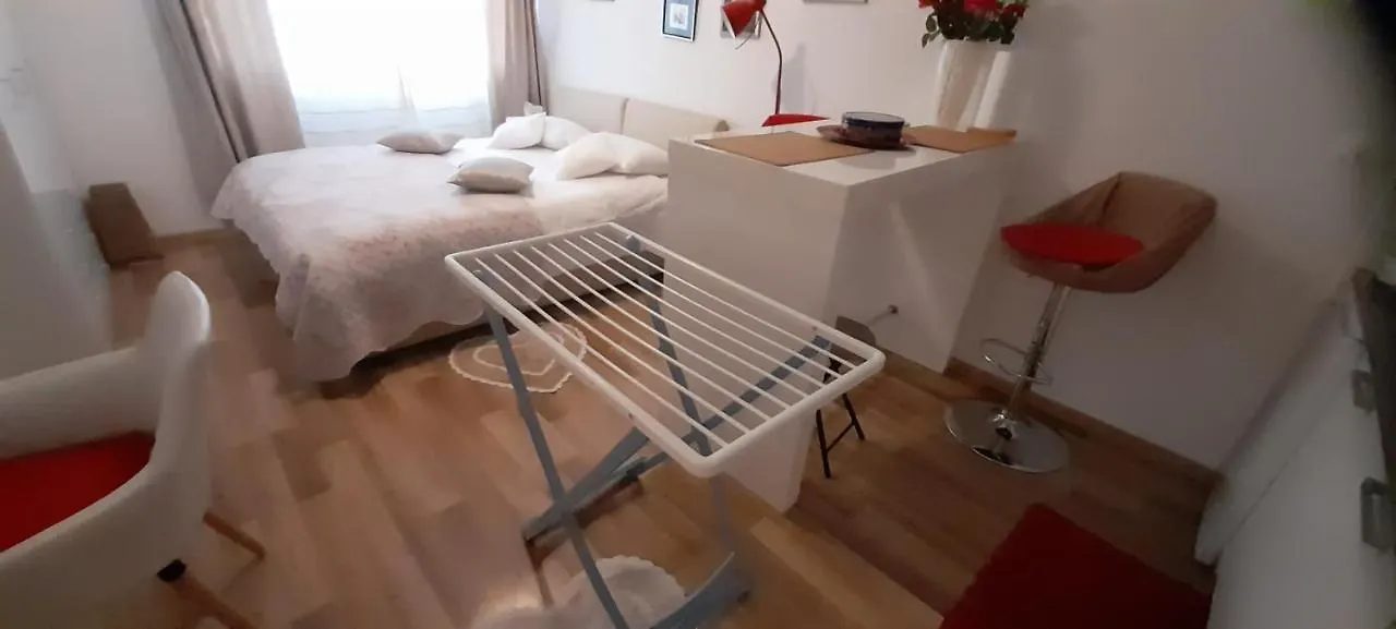 Klara Studio Apartman 0*, Split